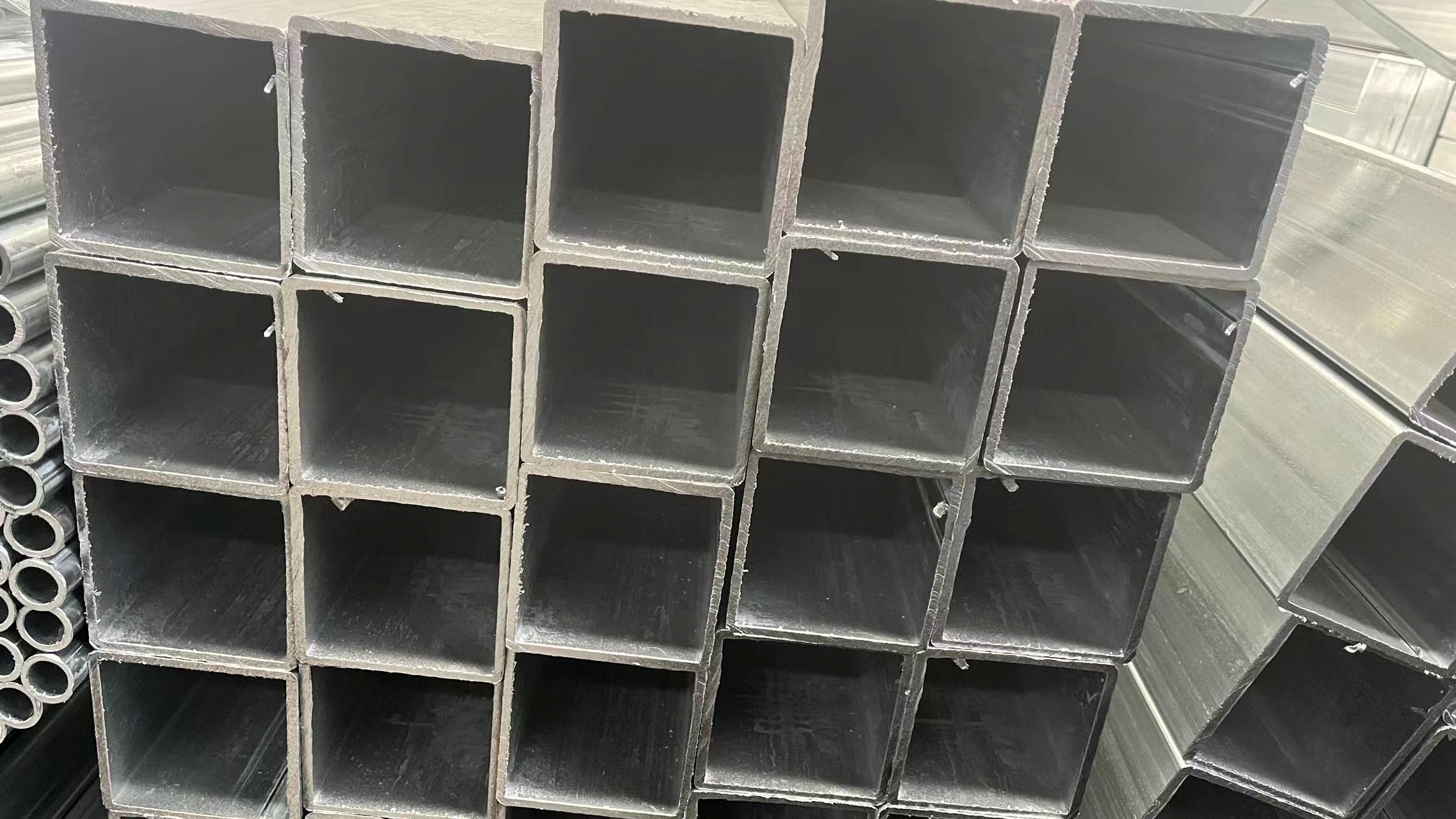 80mm × 2.5mm Galvanized Square Tube product preview