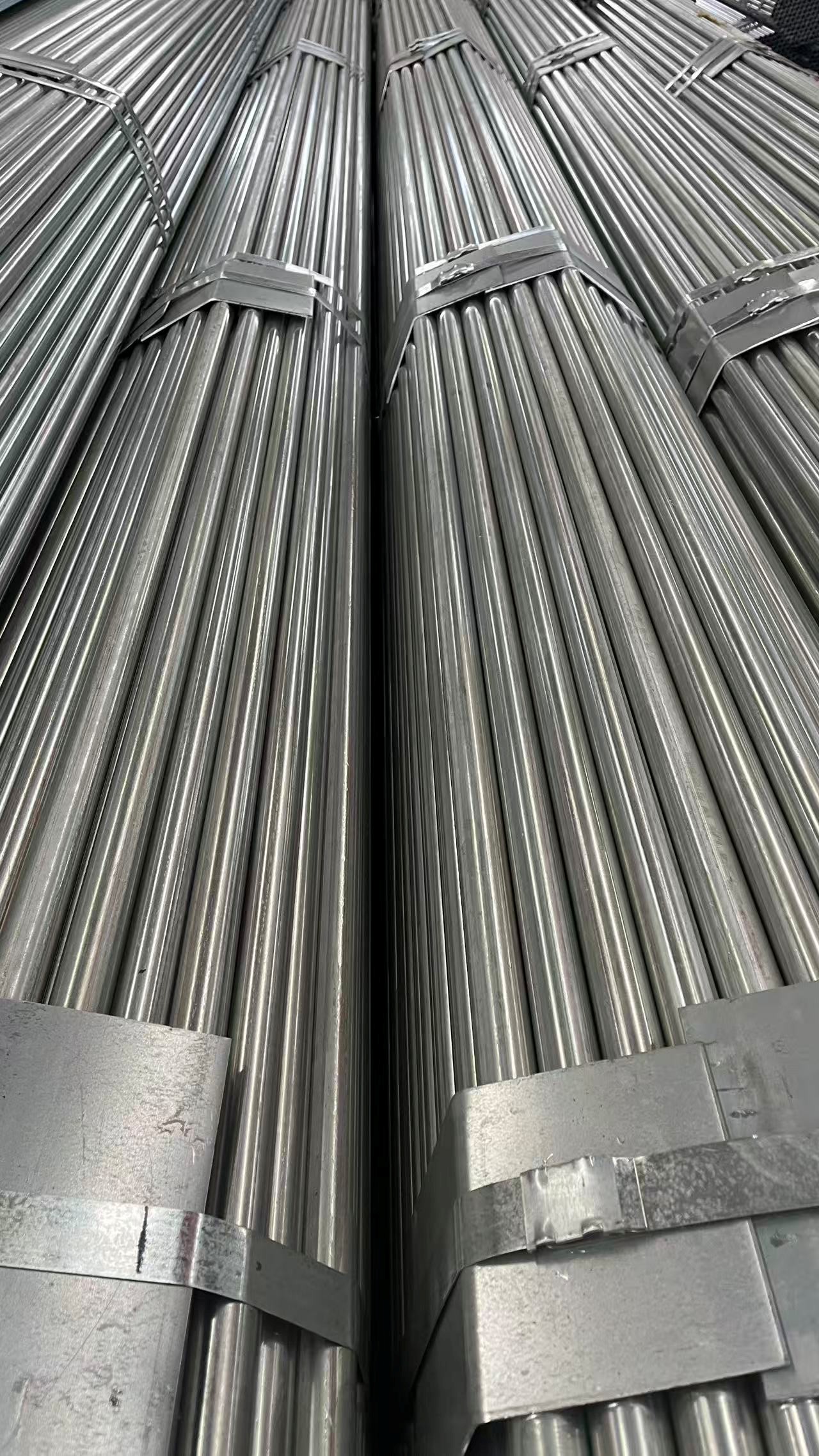 1-inch 2.0mm Galvanized Round Pipe gallery image 2