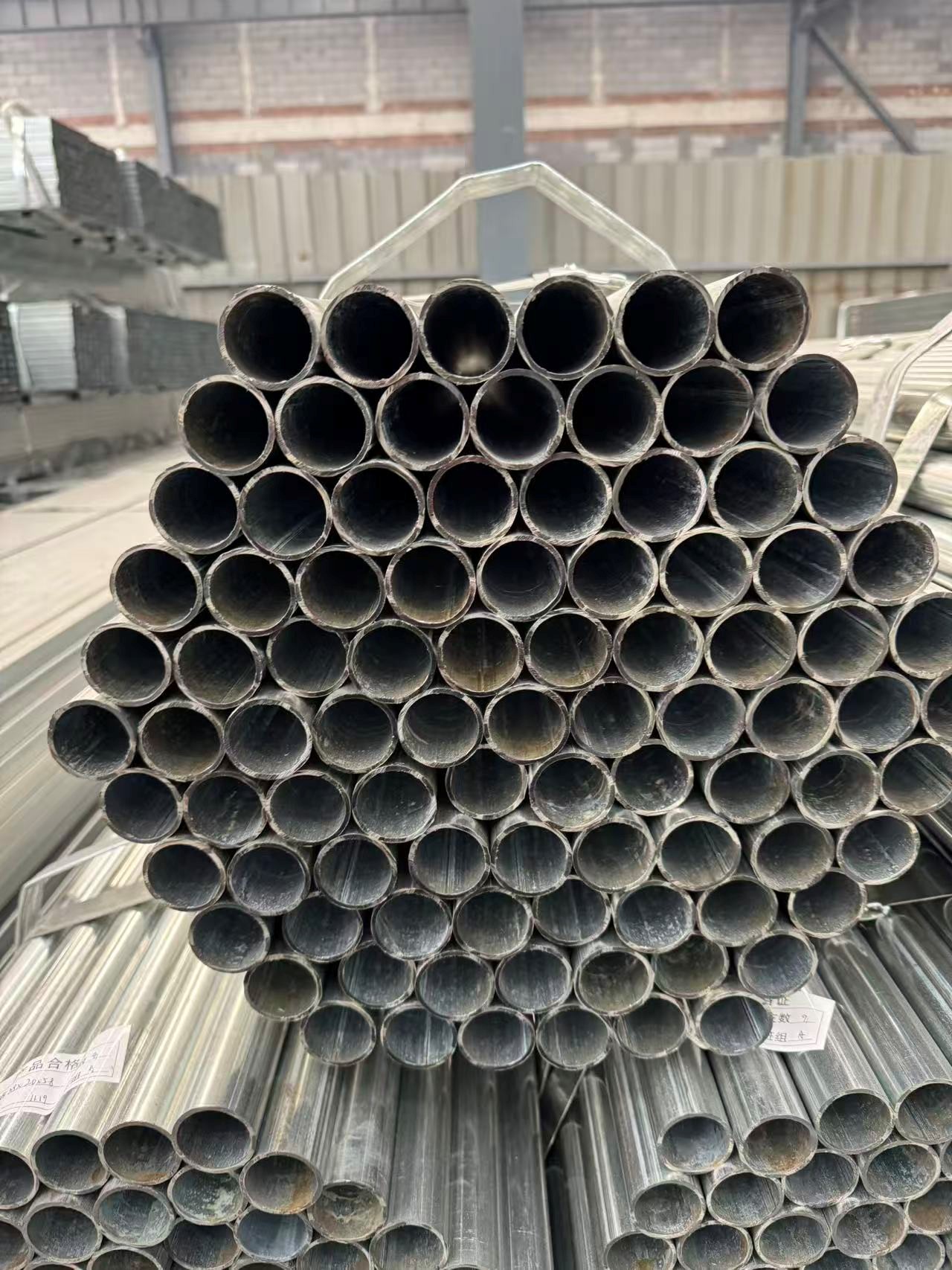 38mm 2.0mm Galvanized Round Pipe gallery image 2